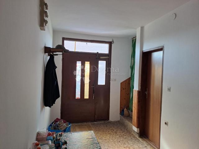 Haus Gvozd, 196m2