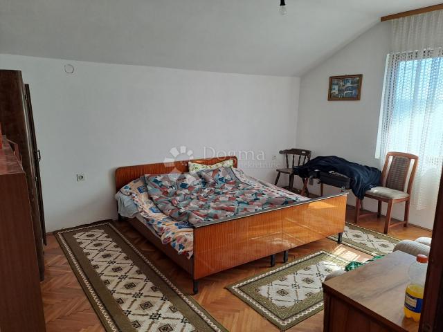 Haus Gvozd, 196m2