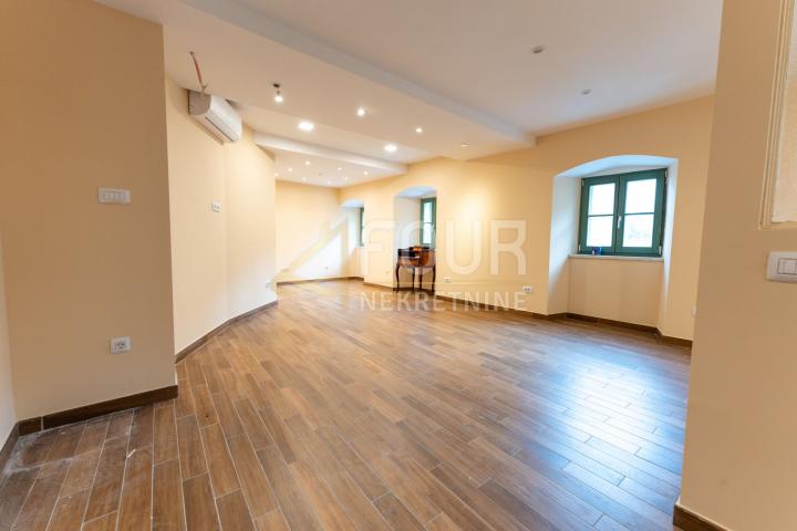 Opatija, 135m2, 2s+db, balkon, vrt, pogled na more