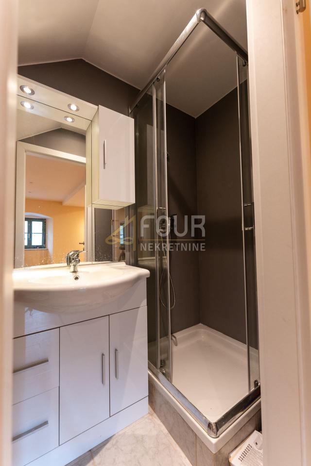 Opatija, 135m2, 2s+db, balkon, vrt, pogled na more