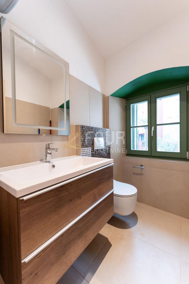 Opatija, 135m2, 2s+db, balkon, vrt, pogled na more