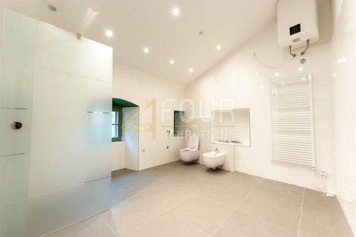 Opatija, 135m2, 2s+db, balkon, vrt, pogled na more