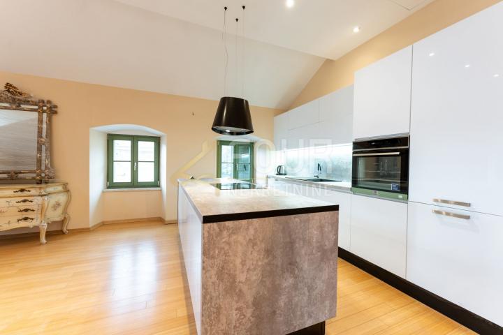 Opatija, 135m2, 2s+db, balkon, vrt, pogled na more