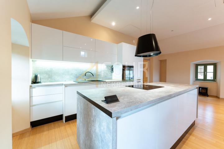 Opatija, 135m2, 2s+db, balkon, vrt, pogled na more