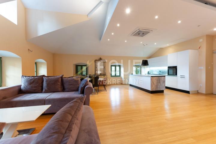 Opatija, 135m2, 2s+db, balkon, vrt, pogled na more