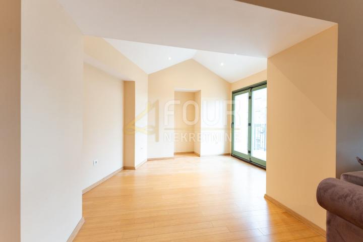 Opatija, 135m2, 2s+db, balkon, vrt, pogled na more