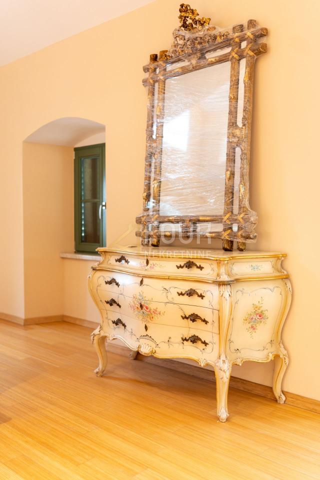 Opatija, 135m2, 2s+db, balkon, vrt, pogled na more
