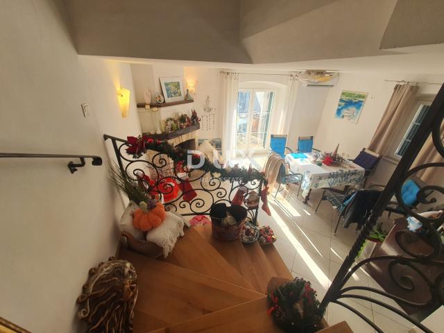 OTOK CRES, BELI - Prekrasna samostojeća kuća u rustikalnom stilu na odličnoj lokaciji