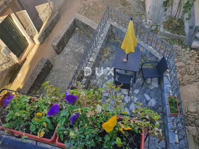 OTOK CRES, BELI - Prekrasna samostojeća kuća u rustikalnom stilu na odličnoj lokaciji