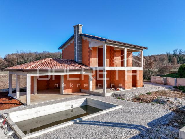 Istra, Višnjan okolica - Samostojeća kuća u roh bau fazi 