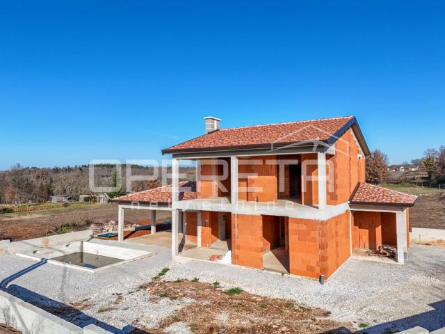 Istra, Višnjan okolica - Samostojeća kuća u roh bau fazi 
