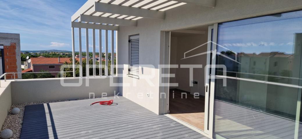 Novogradnja – luksuzna kuća s bazenom, 239 m2, Mletak – Privlaka, Zadar