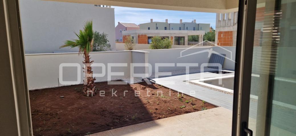 Novogradnja – luksuzna kuća s bazenom, 239 m2, Mletak – Privlaka, Zadar