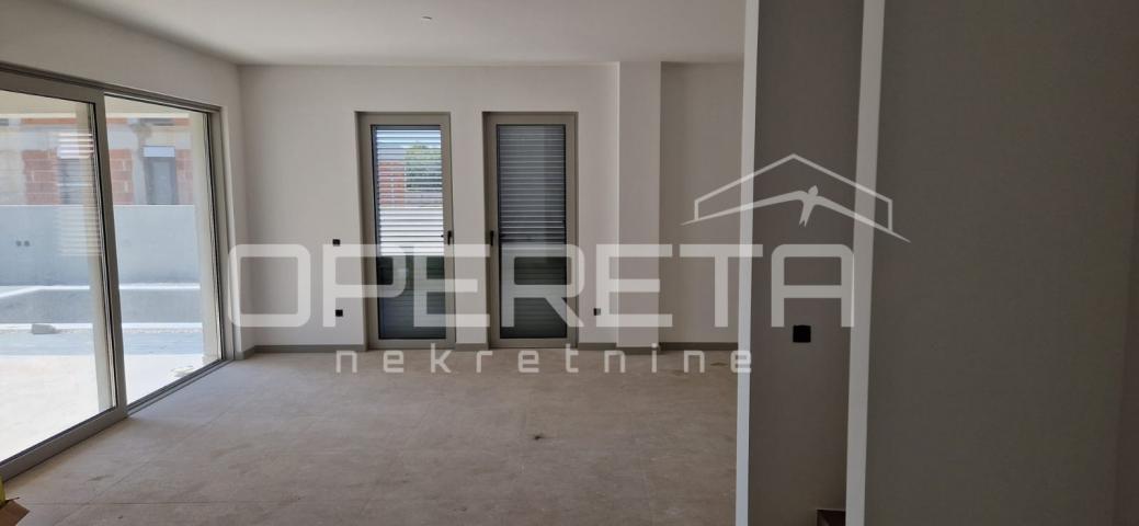 Novogradnja – luksuzna kuća s bazenom, 239 m2, Mletak – Privlaka, Zadar