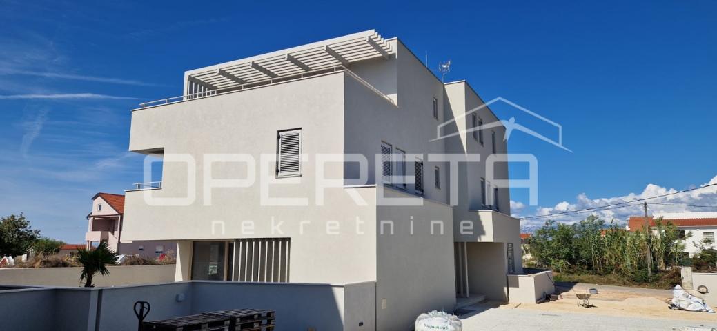 Novogradnja – luksuzna kuća s bazenom, 239 m2, Mletak – Privlaka, Zadar