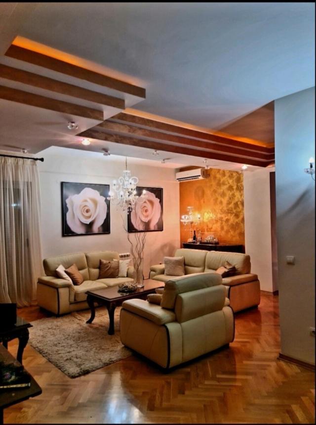 Stan 113 m² na Izdavanje – Centar, Budva