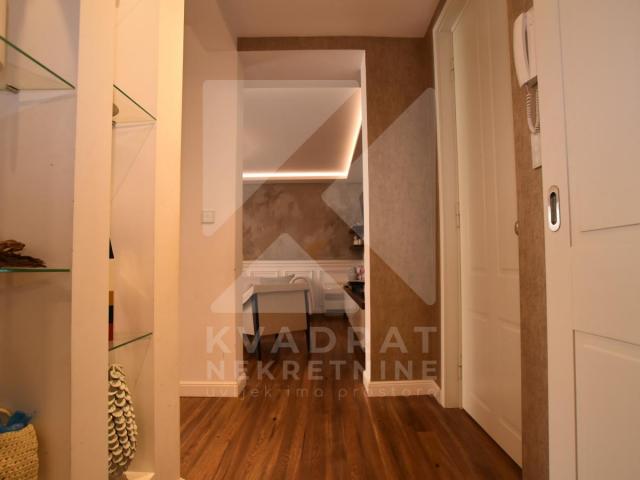 Prodaja, Trosoban stan, Podgorica, Centar, 122m2