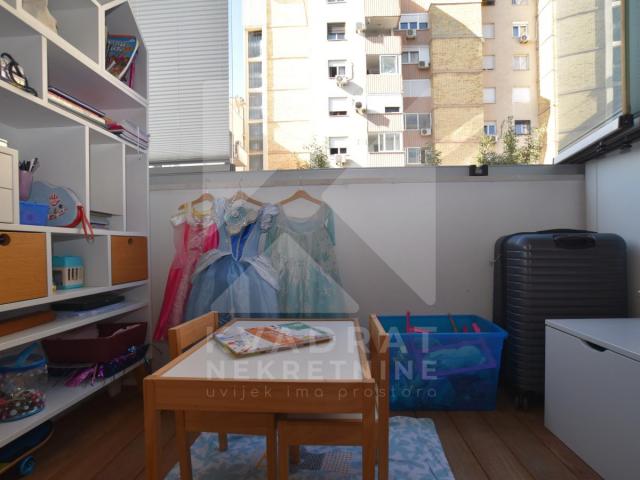 Prodaja, Trosoban stan, Podgorica, Centar, 122m2