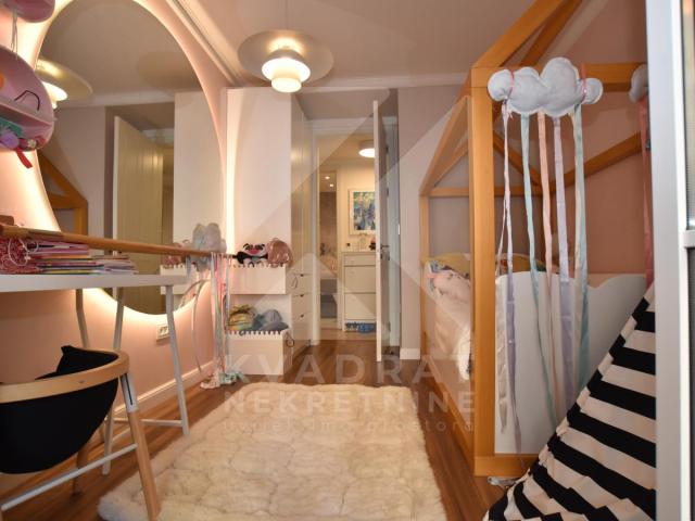 Prodaja, Trosoban stan, Podgorica, Centar, 122m2