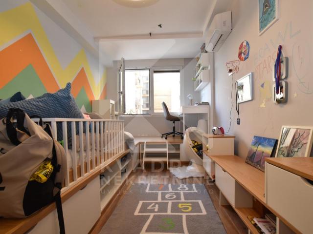 Prodaja, Trosoban stan, Podgorica, Centar, 122m2