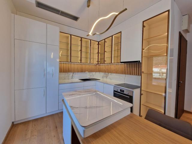 Luksuzni dvosobni penthouse 135 m² sa panoramskim pogledom na more i dva parking mesta – Bečići