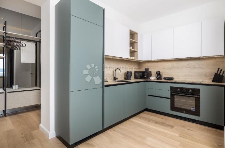Rijeka, Centar, 156 m2. Divota od 3 stambene jedinice!