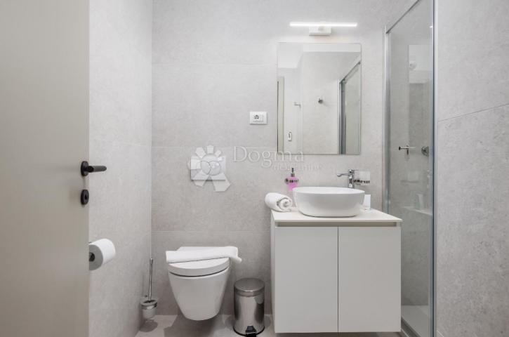 Rijeka, Centar, 156 m2. Divota od 3 stambene jedinice!