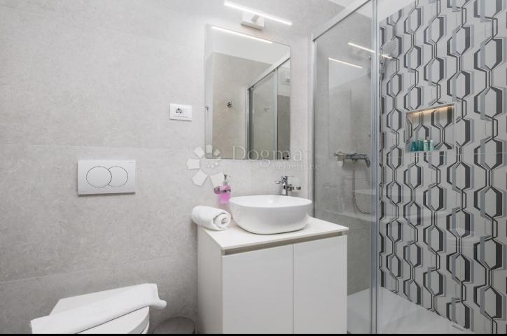 Rijeka, Centar, 156 m2. Divota od 3 stambene jedinice!