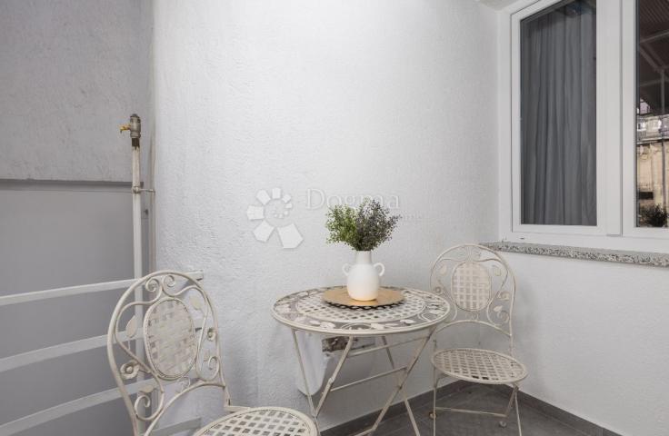 Rijeka, Centar, 156 m2. Divota od 3 stambene jedinice!