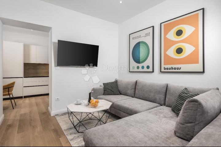 Rijeka, Centar, 156 m2. Divota od 3 stambene jedinice!