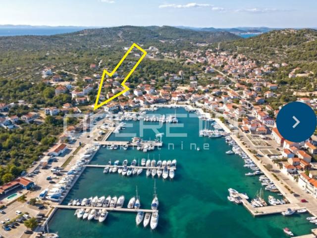 Luksuzna kuća s bazenom, 50m od mora