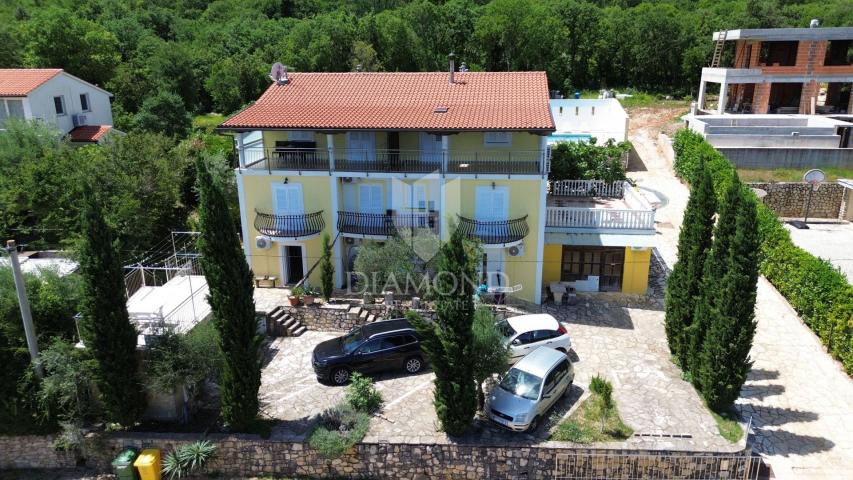 Rabac, Labin, apartmanska kuća s pogledom na more