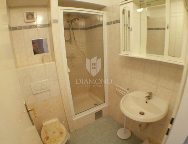 Rabac, Labin, apartmanska kuća s pogledom na more