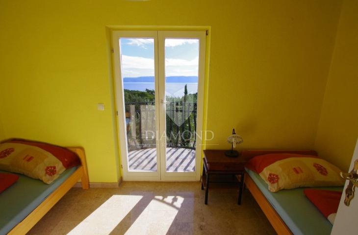 Rabac, Labin, apartmanska kuća s pogledom na more