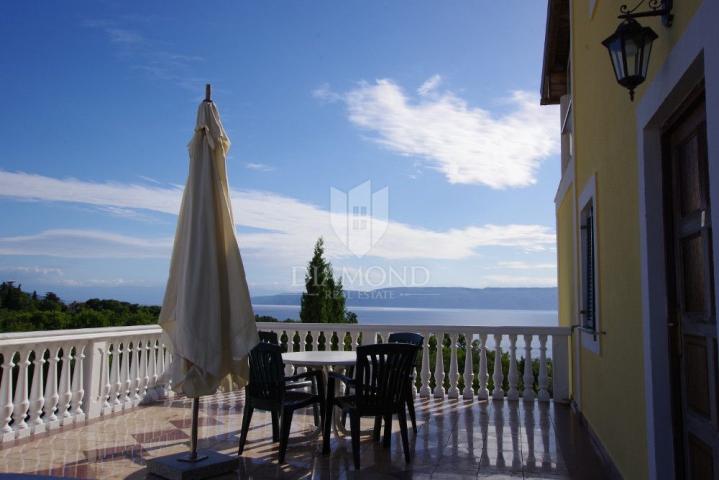 Rabac, Labin, apartmanska kuća s pogledom na more