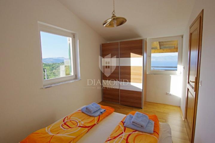 Rabac, Labin, apartmanska kuća s pogledom na more