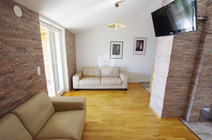 Rabac, Labin, apartmanska kuća s pogledom na more