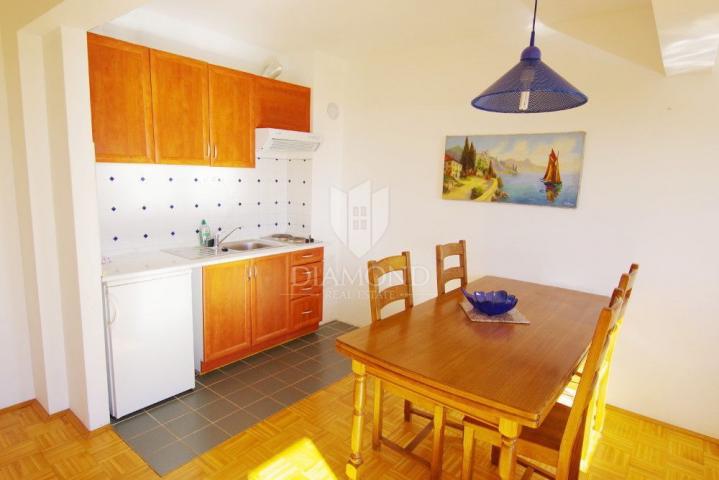 Rabac, Labin, apartmanska kuća s pogledom na more