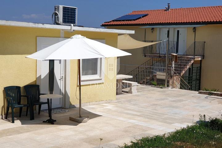 Rabac, Labin, apartmanska kuća s pogledom na more