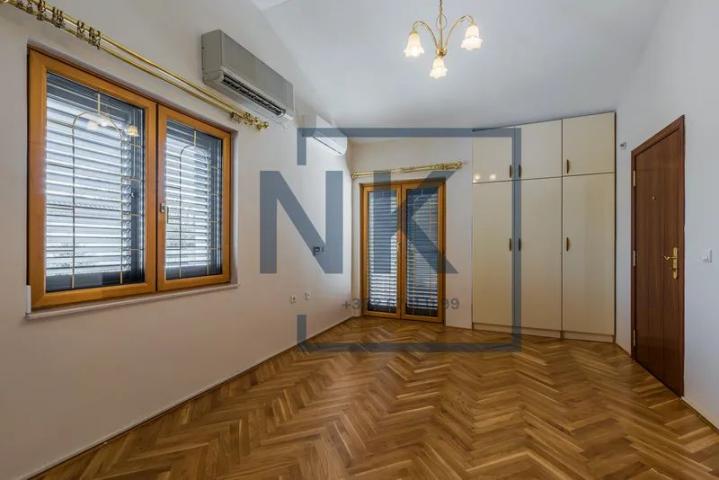 Najam/Izdavanje | Kuća | 370m2 | Podgorica, Zabjelo