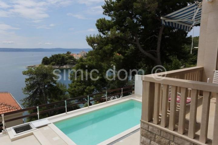 Prekrasna vila drugi red do mora, Brač