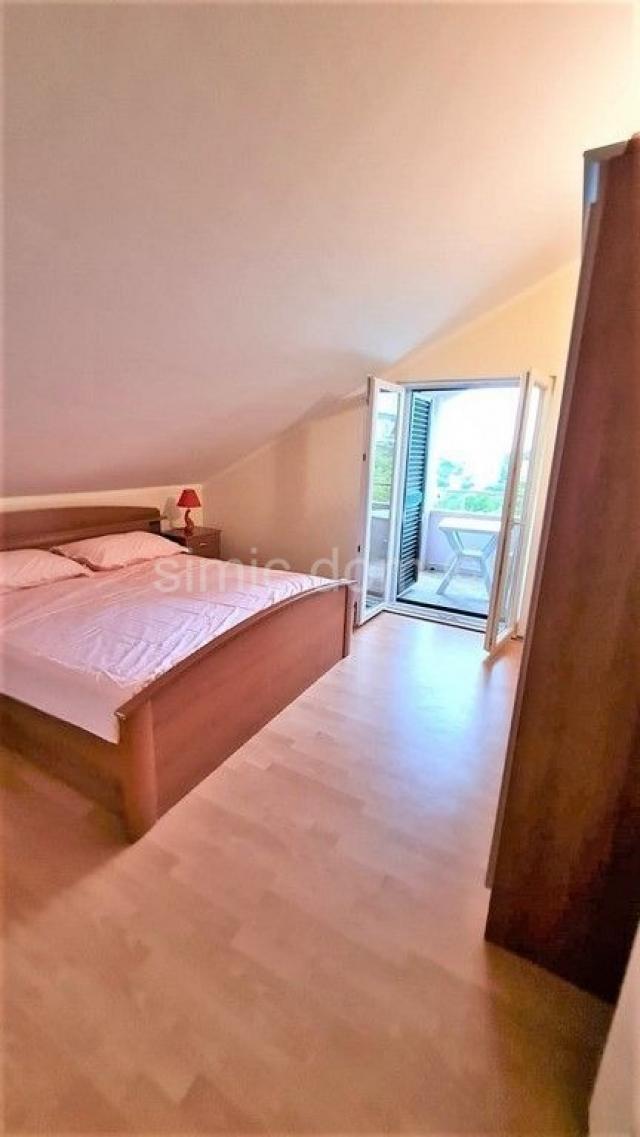 Luksuzan trosoban apartman na prodaju