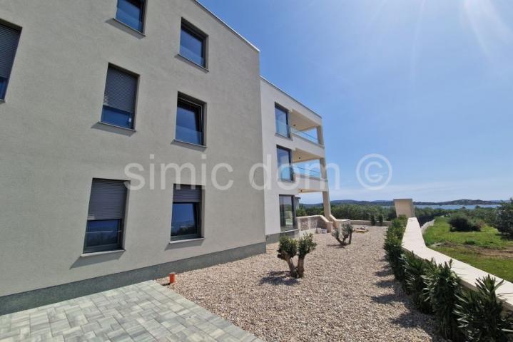 Penthouse s pogledom na more blizu plaže, Tribunj