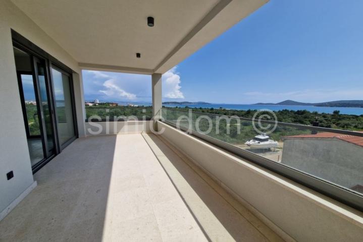 Penthouse s pogledom na more blizu plaže, Tribunj