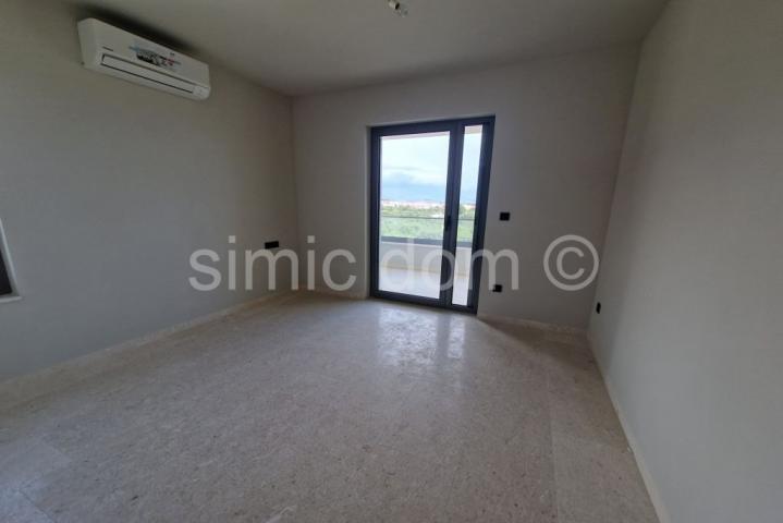 Penthouse s pogledom na more blizu plaže, Tribunj