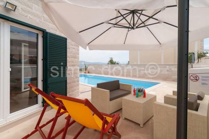 Šarmantna vila s bazenom, Brač