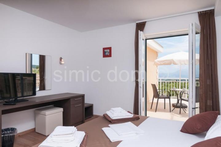 Šarmantna vila s bazenom, Brač