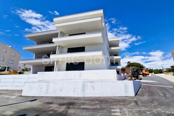 Novi apartman vrlo blizu plaže, Primošten