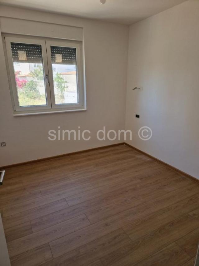 Novi apartman vrlo blizu plaže, Primošten