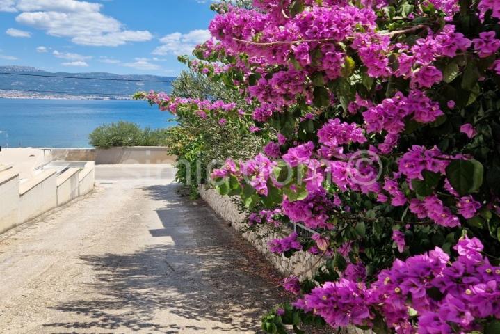 Novogradnja 60m do plaže – mogućnost kredita, Čiovo